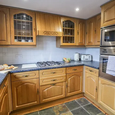 1 Queens Square Windermere
