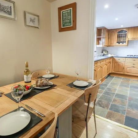 1 Queens Square Holiday home